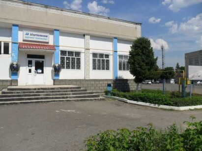 Вінницька обл., смт. Теплик, вул. Незалежності, 5. Оренда – приміщення 1-го поверху площею 116,2 кв.м.