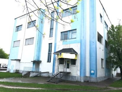 Рівненська обл., м. Вараш, м-н Незалежності, 4. Оренда – приміщення 1 поверху 89,10 кв.м.