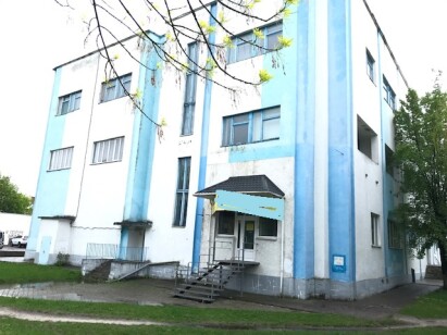 Рівненська обл., м. Вараш, м-н. Незалежності, 4. Оренда – приміщення 1-го поверху площею 95,1 кв.м. (В) 