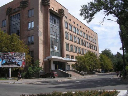 Кіровоградська обл., м. Світловодськ, вул. Ювілейна, 9. Оренда - приміщення 1-го, 3-го та 5 го поверхів площею 1705,69 кв.м.