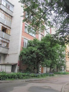 Чернігівська обл., м. Чернігів, проспект Миру, 35-Б;  Оренда – приміщення 2 -го поверху площею 77,00 кв.м. (В)