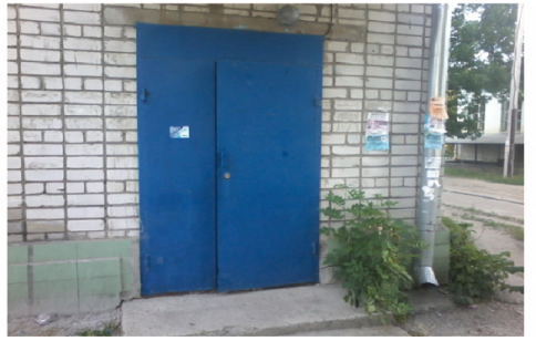 Кіровоградська обл., Олександрійський р-н, смт Власівка, вул. Молодіжна, 15а. Оренда – приміщення 1-го поверху площею 13,80 кв.м.(В)