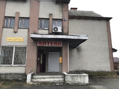 Рівненська обл., Сарненський р-н, с. Орв’яниця, вул. Центральна, 128. Оренда – нежитлові приміщення 1-го поверху площею 29,9 кв.м. (П)