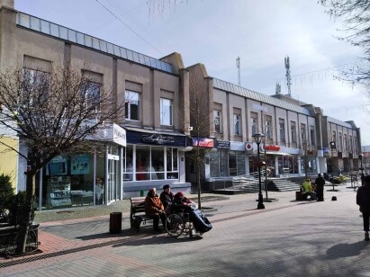 Волинська обл., м. Луцьк, вул. Лесі Українки, 52. Оренда – приміщення 1-го поверху