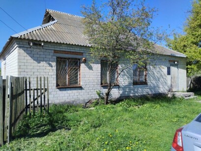 Сумська обл., Шосткинський р-н, с. Івот, вул. Центральна, буд. 37-А;   Оренда – нежитлове приміщення (частина виробничої будівлі, склад) площею 54,10 кв. м. (В)