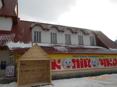 Івано-Франківська обл., смт. Верховина, вул. Франка, 6. Оренда – Приміщення 2-го поверху 10,8 кв.м.