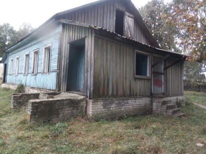 Сумська обл., Шосткинський р-н., с Зарічне, вул. Ювілейна, буд. 3 . Оренда – приміщення нежитлове площею 33,6 кв.м. (В)