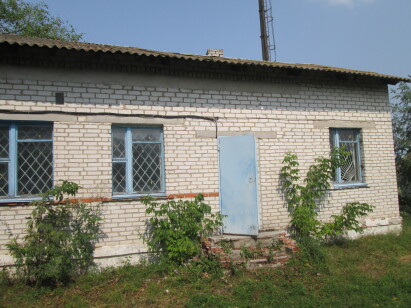 Сумська обл., Шосткинський р-н, с. Каліївка, вул. Садова (Жовтнева), буд.14, Оренда – частина будівлі та сарай площею 103,7 кв.м. (В)