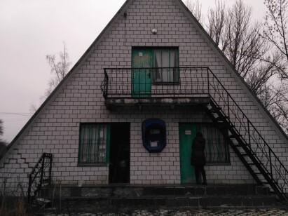 ДОВГОСТРОКОВА ОРЕНДА! Полтавська обл., Кременчуцький р-н., с. Кияшки, вул. Набережна, 2в. Оренда – Комплекс будівель та споруд бази відпочинку площею 1317,90 кв.м. (В)