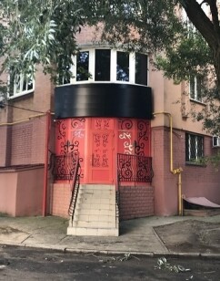 Рівненська обл., м. Рівне вул. Волинської Дивізії, 1. Оренда – торгово-офісні приміщення 1-го поверху площею 98,9 кв.м. (В)