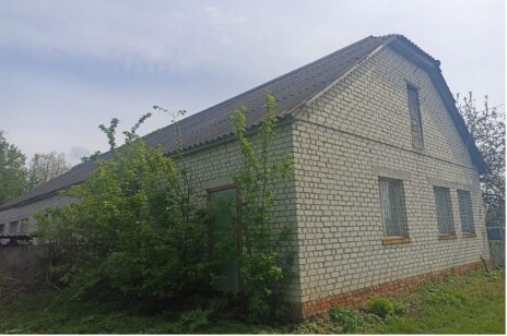 Сумська обл., Сумський р-н, с. Супрунівка, вул. Центральна, буд. 15;   Оренда – нежитлове приміщення площею 26,00 кв. м. (В)