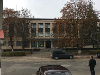 Полтавська обл., Полтавський р-н., смт. Котельва, вул. Полтавський шлях, 239. Оренда – Приміщення 2-го поверху, площею 11,20 кв.м. (В)