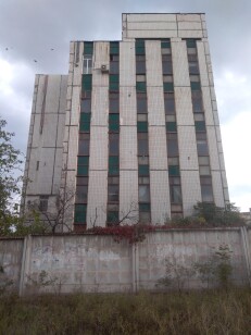 Дніпропетровська обл., м. Кривий Ріг, вул. Водоп`янова, 1а;   Оренда – приміщення 5-го поверху, площею 809,7 кв.м. (В)