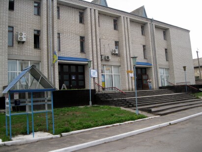 Вінницька обл., м. Липовець, вул. В. Липківського, 26;   Оренда – Приміщення 1-го поверху площею 27,3 кв.м. (В)