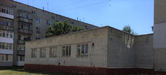 Сумська обл., м. Шостка, вул. Озерна, буд. 39А. Оренда –частина нежитлової будівлі площею 172,3 кв. м. (В)