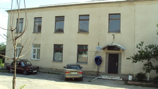 Хмельницька обл., смт. Нова Ушиця, вул. Українська, 7. Оренда – приміщення 1-го та 2-го поверхів площею 403,00 кв.м. (В)