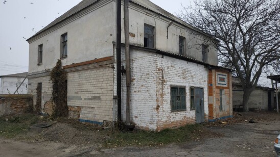 Полтавська обл., Лубенський р-н, м. Хорол, вулиця Небесної Сотні, 17/2; Оренда – приміщення 2-х поверхової будівлі площею 355,20 кв.м. (В) 