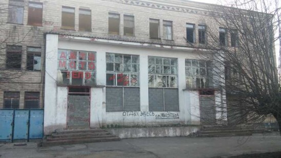 ДОВГОСТРОКОВА ОРЕНДА! Кіровоградська обл., м. Долинська, вул. Шевченка, 1. Оренда – триповерхова будівля площею 1548,5 кв.м.(В)