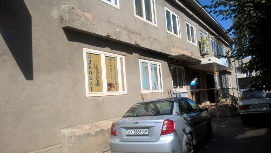 Харківський район, м. Люботин, вул. Слобожанська, 35/34.Оренда – Приміщення 2-го поверху площею 21,9 кв.м.