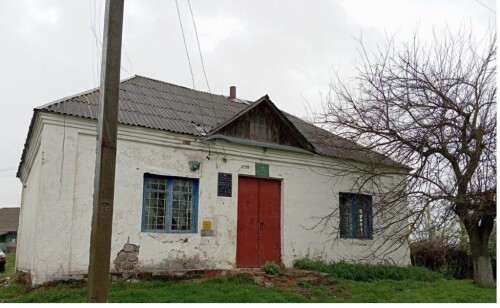 Сумська обл., Конотопський р-н, с. Воскресенка, вул. Покровська, буд. 2-А;   Оренда – нежитлове приміщення площею 24,70 кв. м. (В)