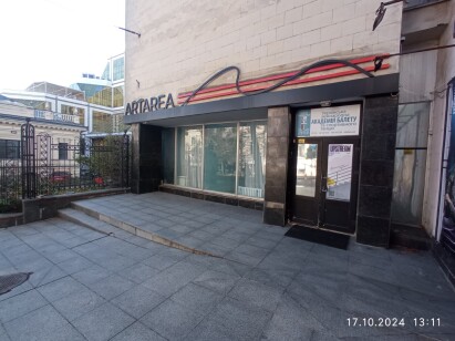 Довгострокова оренда! м. Київ, вул. Софіївська, 11-15 (Шевченківський р-н). Оренда – група приміщень 1-го поверху, загальною площею - 709,60 кв.м.(В)