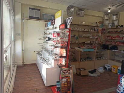 Закарпатська обл., м. Ужгород, пл. Кирила та Мефодія, 4. Оренда – приміщення 1 – го поверху площею 33,4 кв.м. (В)