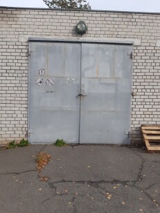 Дніпропетровська обл., смт Софіївка, бул. Шевченка, 17А. Оренда – приміщення гаражу площею 33,00 кв.м. (В)