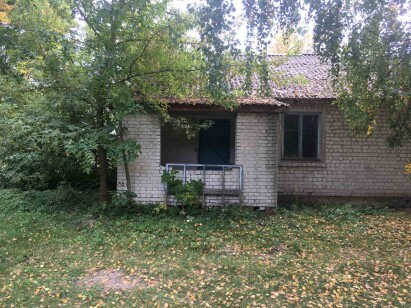 Волинська обл., Ковельський р-н, с. Олеськ, вул. Богдана Хмельницького,1;     Оренда – приміщення 1-го поверху площею 37,10 кв.м (В)