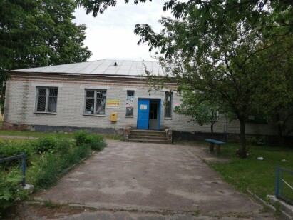 Чернігівська обл., Ніжинський р-н, с. Вертіївка, вул. Миру, 143 . Оренда – приміщення 1го поверху площею 60,3 кв.м (В)