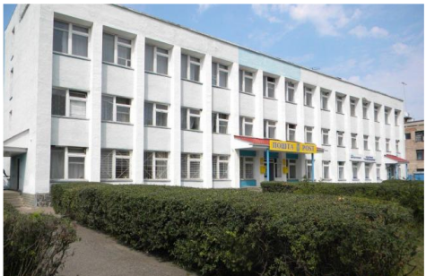 Сумська обл., Роменський район, смт. Недригайлів, вул. Незалежності, буд. 8;  Оренда – приміщення 2-го поверху площею 9,00 кв. м. (В)