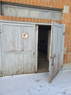 Рівненська обл.,Дубенський р-н. селище Млинів , вул. Рівненська,2. Оренда – приміщення гаражу площею 65,40 кв. м (В).