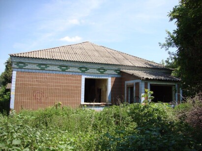 Сумська обл., смт. Недригайлів, вул. Шевченка, 62. Оренда – частина приміщення з погребом та гаражем площею 140,9 кв.м. (В)