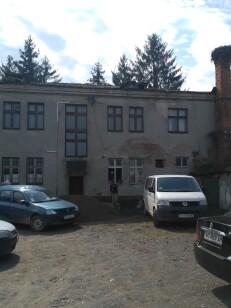 Закарпатська обл., Хустський р-н., с. Горінчево, вул. Незалежності, 152 а. Оренда – приміщення на 1-му поверсі площею 15,70 кв. м (В)