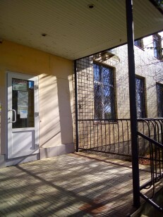 Одеська обл., Подільський р-н., смт. Окни, вул. К.Маркса, буд. 11. Оренда – приміщення 1-го поверху загальною площею 105,40 кв.м.