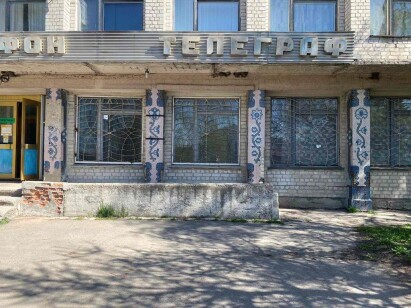 Полтавська обл., Кременчуцький р-н, смт. Семенівка, вулиця Героїв Інтернаціоналістів, 12/9. Оренда – приміщення 1-го поверху загальною площею 72,70 кв.м. (В)