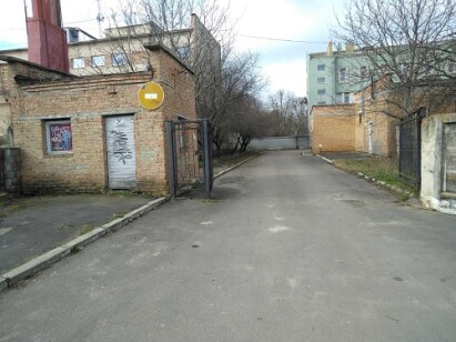Рівненська обл., Рівненський р-н., м. Здолбунів, вул.Грушевського,15, оренда – приміщення прохідної загальною площею 8,7 кв.м. (В)