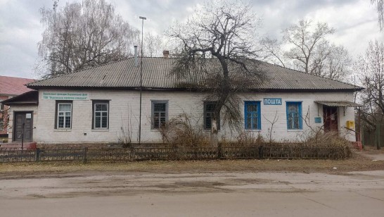 Чернігівська обл., Ніжинський р-н, с. Комарівка, вул. Соборна, 1-б. Оренда – приміщення 1-го поверху площею 74,70 кв.м (В)