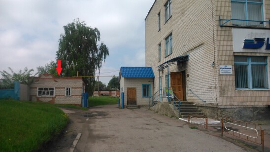 Сумська обл., Сумський р-н, смт. Краснопілля, вул. Сумська, буд. 5. Оренда – приміщення складу площею 22,80 кв. м. (В)