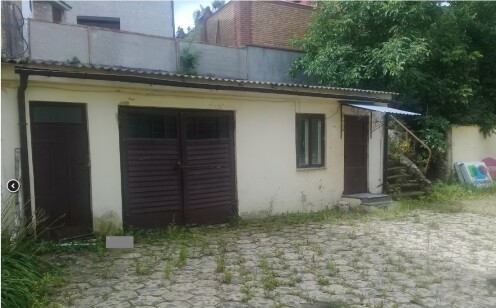 Волинська обл., м. Луцьк, вул. Кривий Вал, 28. Оренда – приміщення з гаражем площею 39,80 кв.м (В)