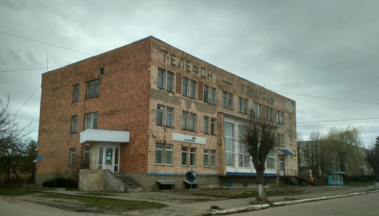 Волинська обл., Володимир-Волинського р-н, смт. Іваничі, вул. Грушевського, 11. Оренда – приміщення 2-го поверху адмінбудівлі площею 40,30 кв.м (В)