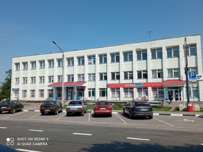 Сумська обл., смт. Недригайлів, вул. Незалежності, буд. 8. Оренда – офісне приміщення 1-го поверху площею 29,80 кв.м. (П)