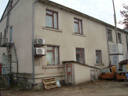 Одеська обл., Роздільнянський р-н., смт. Захарівка, вул. Одеська, 62. Оренда – приміщення підвалу площею 82,40 кв.м. (В)