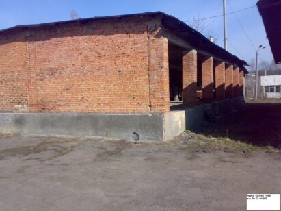 Вінницька обл., Вінницький р-н, м. Немирів, вул. Горького, 20 ;  Оренда – навіс площею 240,6 кв.м. (В)