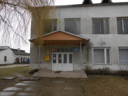 Львівська обл., с. Верин, вул. Є. Коновальця, 14;   Оренда – приміщення 1-го поверху площею 22,3 кв. м (В)