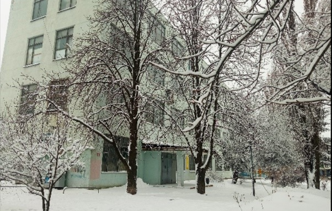 м. Харків,  пр-т  Ювілейний, 66;  Оренда – приміщення 2-го поверху площею 16,7 кв.м (В)