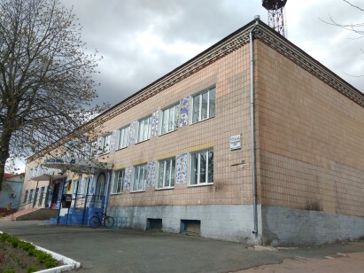 Чернігівська обл., смт. Сосниця, вул. Б. Хмельницького, 16. Оренда – підвальне приміщення площею 31,35 кв.м. (В)