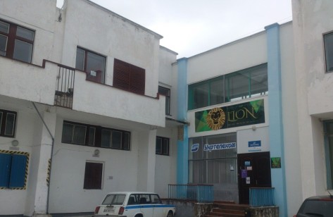 Рівненська обл., м. Вараш, майдан Незалежності, 4. Оренда – група приміщень 2-го поверху площею 74,60 кв.м (В).