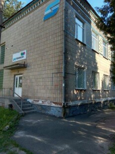 Чернігівська обл., м. Семенівка, вул. Червона площа, 4. Оренда – приміщення 1-го поверху площею 72,10 кв.м (В)