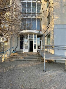 Дніпропетровська обл., м. Марганець, вул. Єдності, 25. Оренда – приміщення 1-го поверху площею 31,20 кв.м. (В)