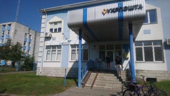 Рівненська обл., м. Сарни вул. Широка, 33;  Оренда – приміщення 1 поверху площею 65,6 м.кв. (В)